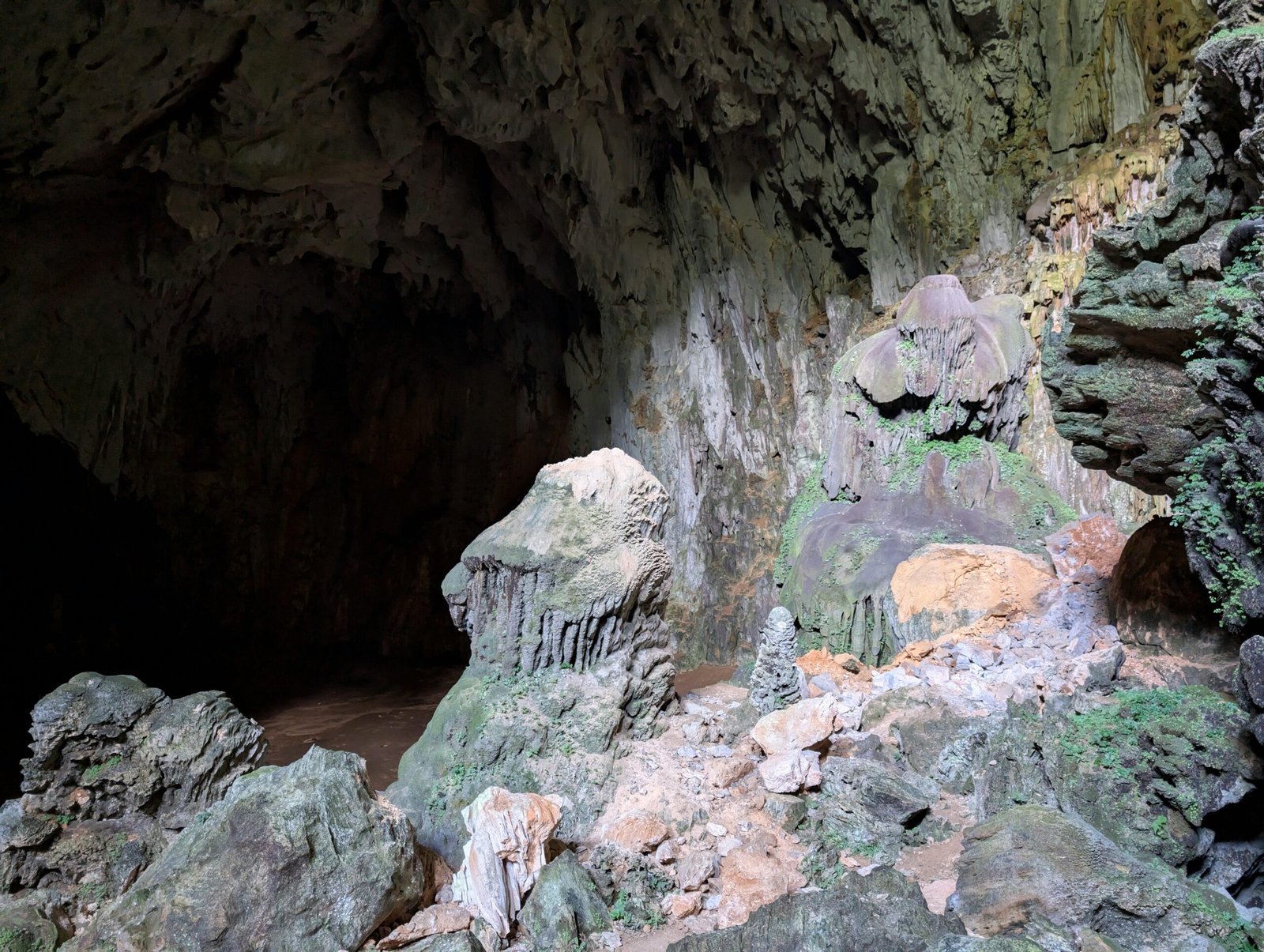 Maalum Natural Cave Experience